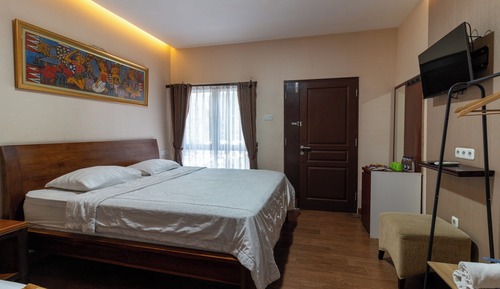 Suite 1st Floor Triple
