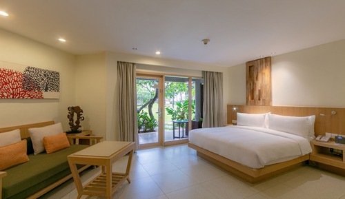 Suite, Multiple Beds, Garden View