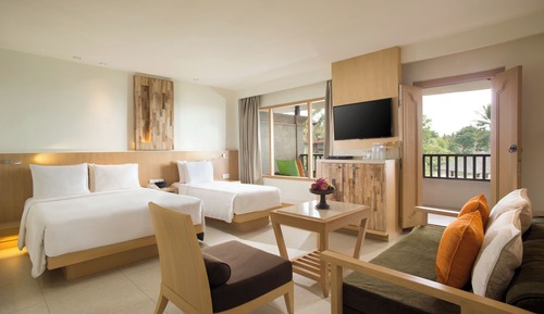Suite, Multiple Beds, Garden View