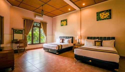 Family Room, 2 Double Beds, Balcony, Garden View