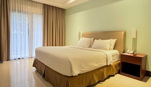 Deluxe Double Bed