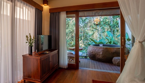 King Room with Spa Bath