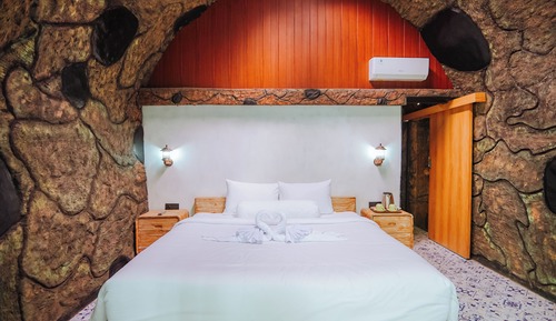 Deluxe Cottage with 2 Activities