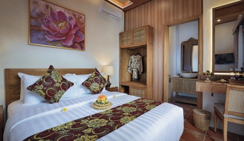 Superior Room with Bathtub and 10 minutes Foot or Shoulder Massage