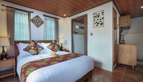 Deluxe Room with Valley View and 10 minutes Foot or Shoulder Massage