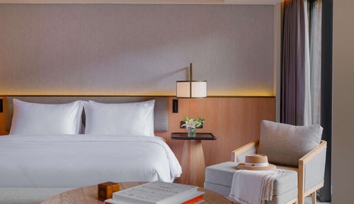 Grand Deluxe room, balcony and pool view - 1 king bed