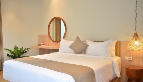Superior Room, Hill View