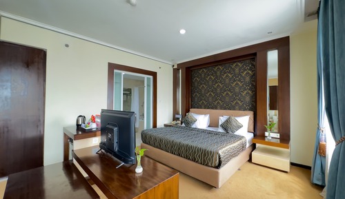 Suite, 1 Queen Bed