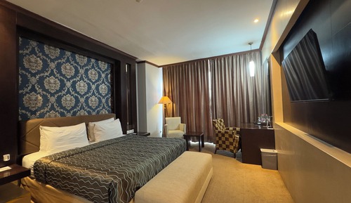 Junior Double Room, 1 Queen Bed