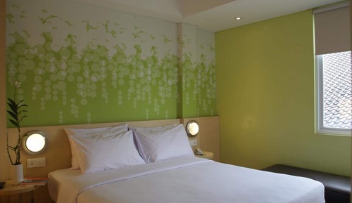 Suite, City View