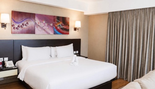 Suite, 1 Double Bed, Smoking, Corner