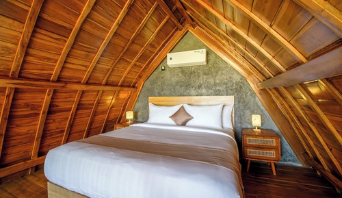 Deluxe Villa, 1 King Bed, Private Bathroom
