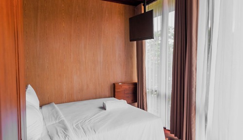 Standard Double or Twin Room, Pool View