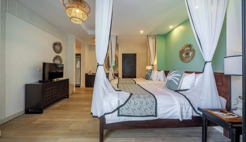Classic Double Room, Private Bathroom, Garden View