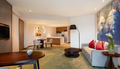 Executive Suite, Golf View