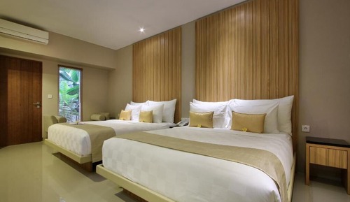 Deluxe Family Room