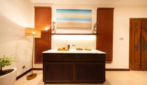 Endek Room