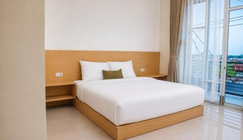Deluxe Double Room (2 Adults + 1 Child)