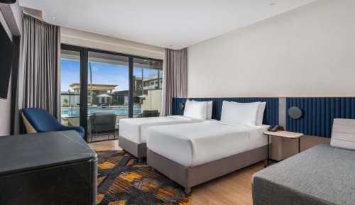 Superior Twin Room with Terrace and Pool Access