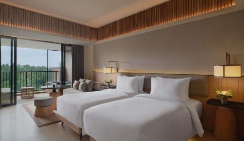 Deluxe Twin Room with Balcony and Forest View