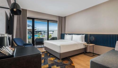 Superior Double Room with Terrace And Pool Access