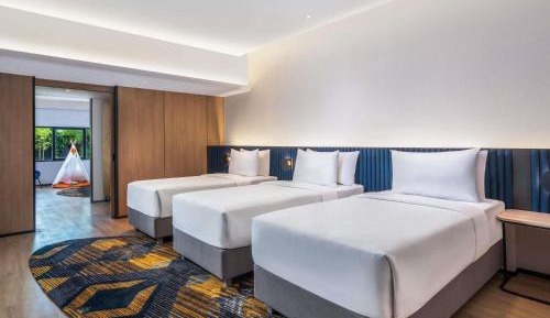 Family Room with Three Single Beds