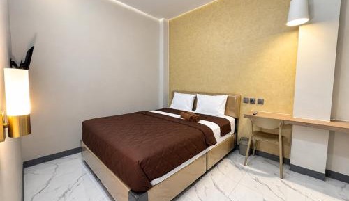 Standard Queen Room