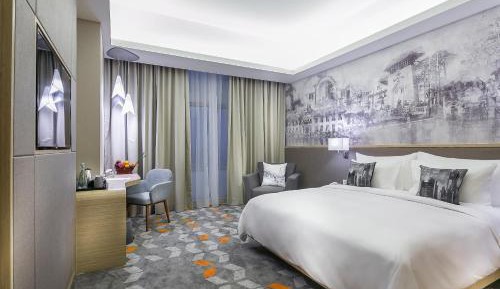 Standard Queen Room