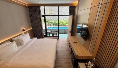 Double Room with Pool View