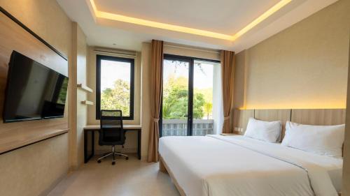 Deluxe Double Room with Balcony