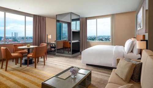 Deluxe King Room