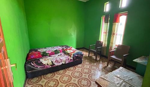 Deluxe Room (2 Adults + 1 Child)