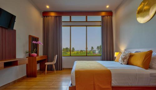 Deluxe Double Room with View and Shared Kitchen