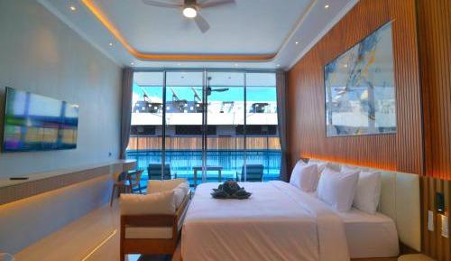 Junior Suite with Pool View