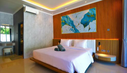 King Room with Pool View
