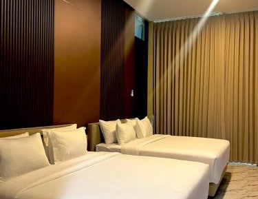 Deluxe Double or Twin Room