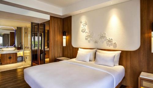 Deluxe King Room - With Balcony