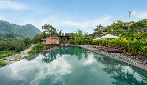 Double Room with Pool View