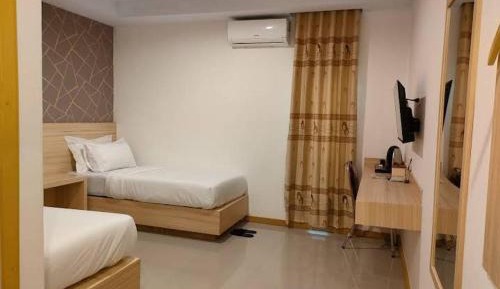 Twin Room with Private Bathroom