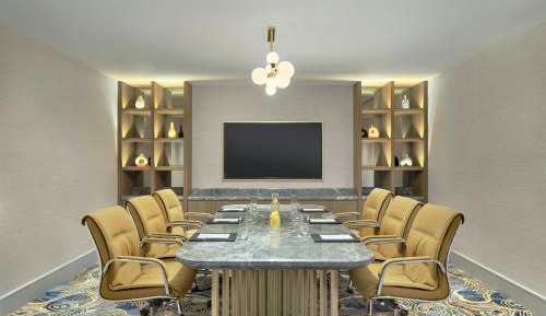 Club King Room