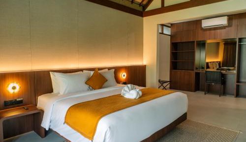 Royal One-Bedroom with Garden View and Free Lounge Access