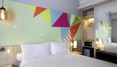 Superior Queen Room with Free scheduled shuttle to nearest mall