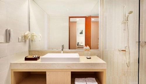 Queen Room with Pool View