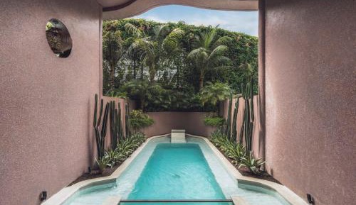 One Bedroom Villa with Private Pool & Bathtub