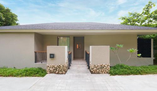 2 Bedroom Villa, Bedroom 1: 1 King, Bedroom 2: 2 Twin, Ocean view