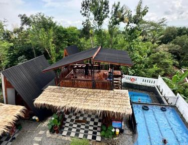 Twin Room with Pool View