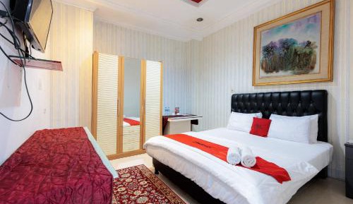 RedDoorz Double Room