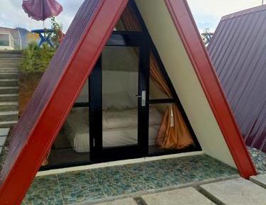 Single Room with Shared Bathroom