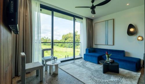 One Bedroom Standard Suite with Fully Equipped Kitchenette