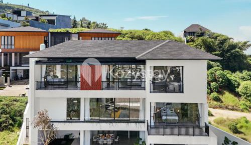 Villa with Garden View